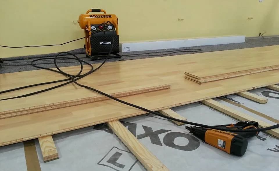 Podłoga na legarach czy wylewka: która metoda jest lepsza i dlaczego?