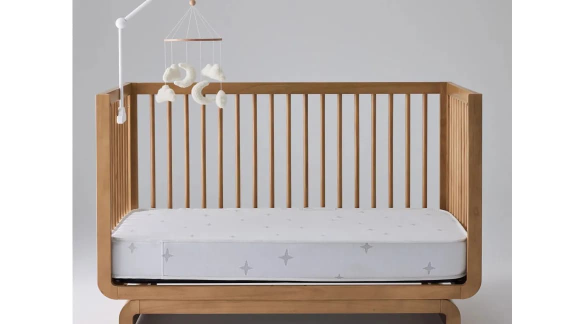 Jak wybrać idealny materac dla niemowlaka? Bezpieczeństwo i komfort w jednym