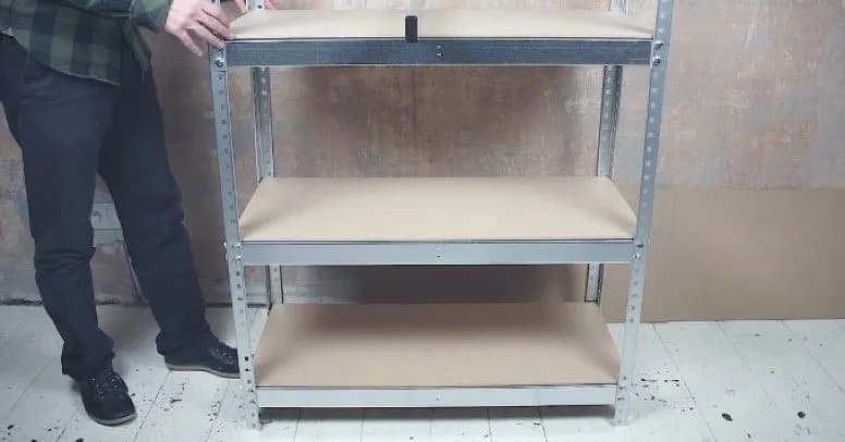 Jak szybko i bezpiecznie złożyć regał metalowy – proste kroki i porady