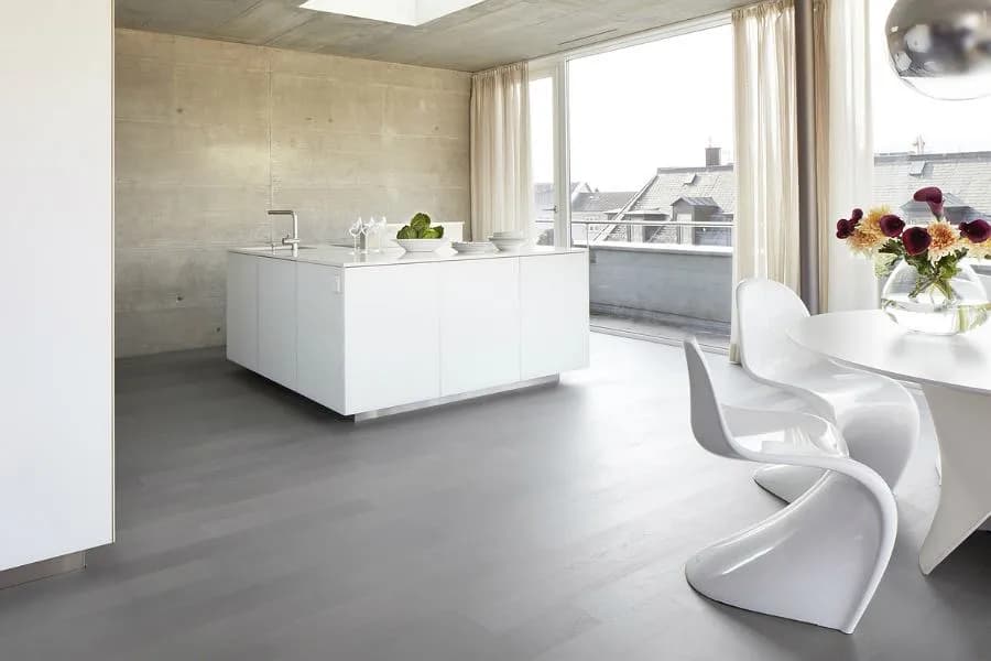 Jak dobrać kolory ścian do szarej podłogi? Sprawdzone pomysły na stylową aranżację