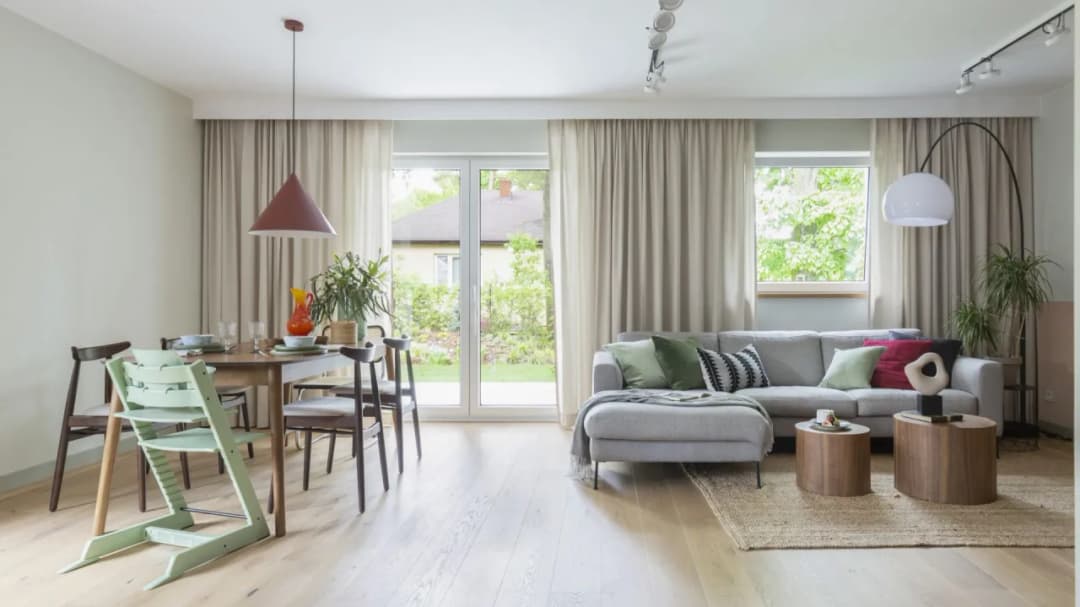 Jak dobrać idealny kolor ścian do jasnej podłogi? Praktyczne porady i inspiracje