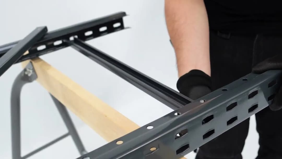 Jak złożyć regał wciskany bez błędów – proste instrukcje krok po kroku