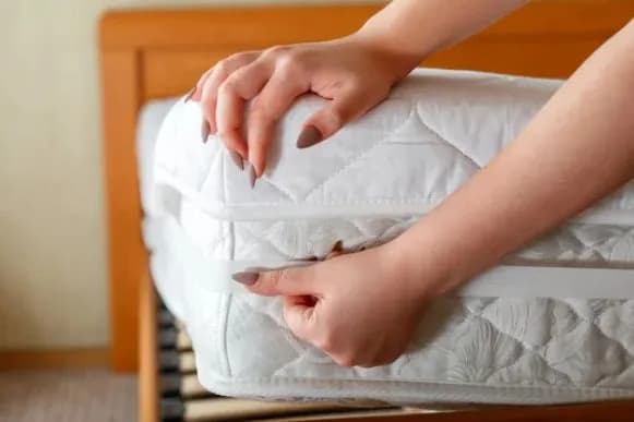 Gdzie wyprać pokrowiec z materaca? Skuteczne metody i porady, których nie znasz